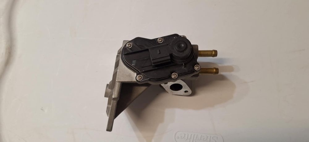 Nowy Zawór EGR VW Golf V  2.0FSI 04- OE 06F131503A