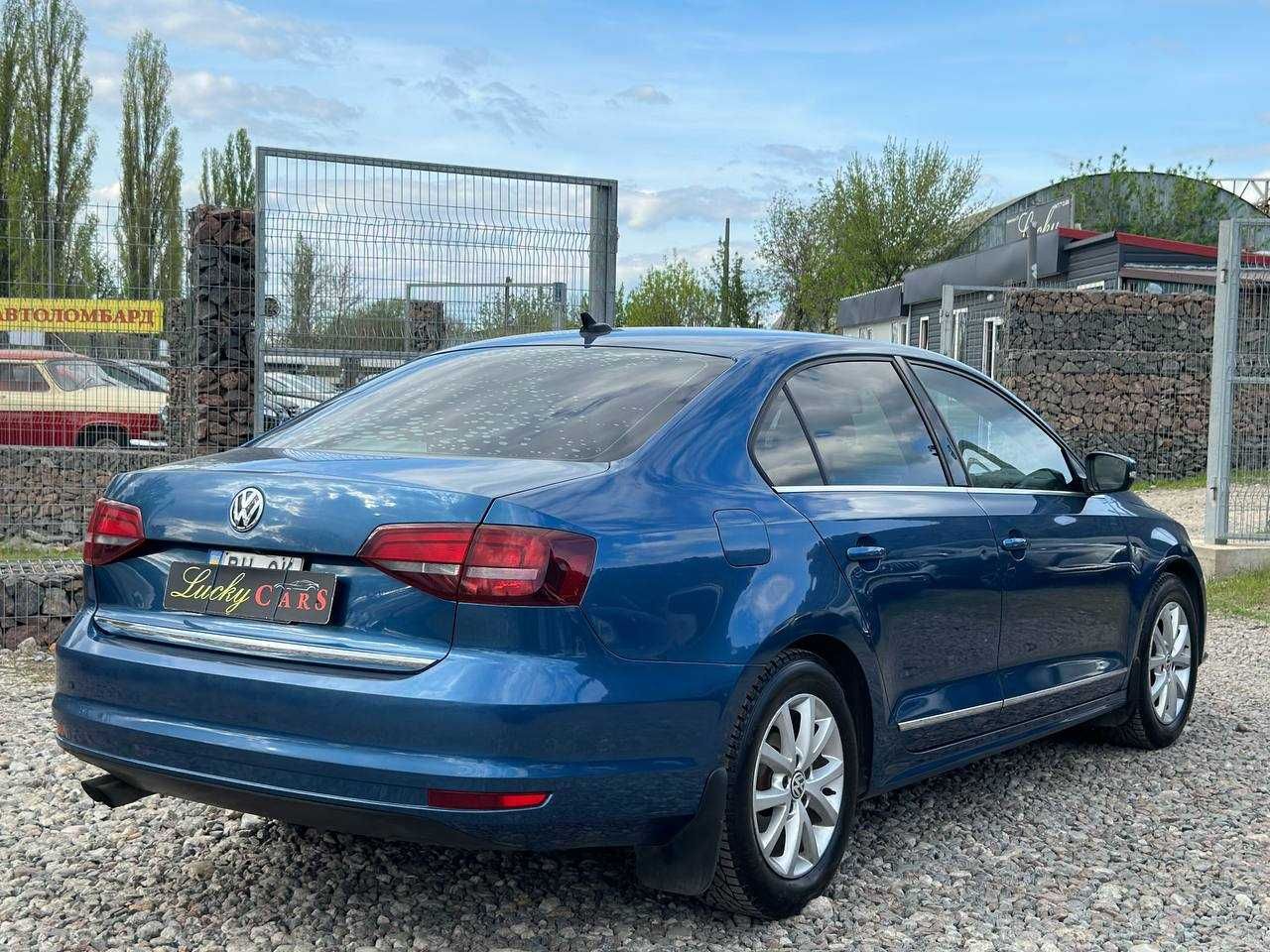 Авто Volkswagen Jetta 2017