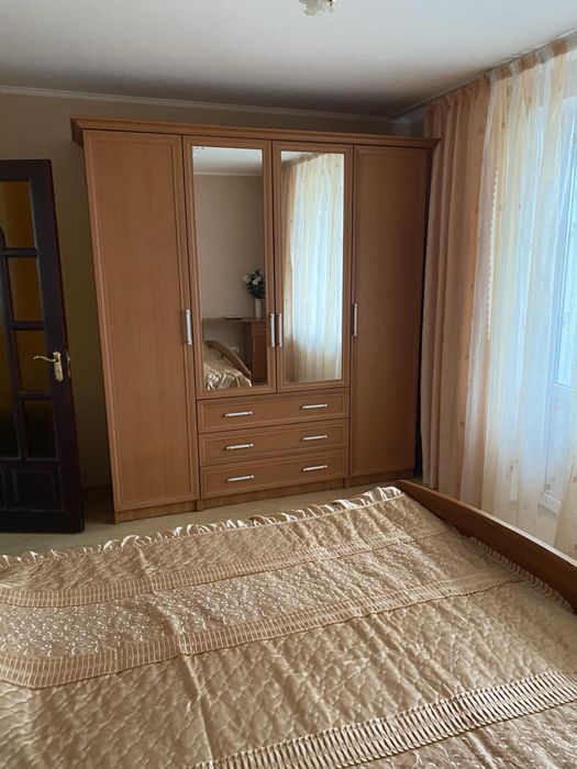 Продається двоповерховий будинок у місті Берестин.