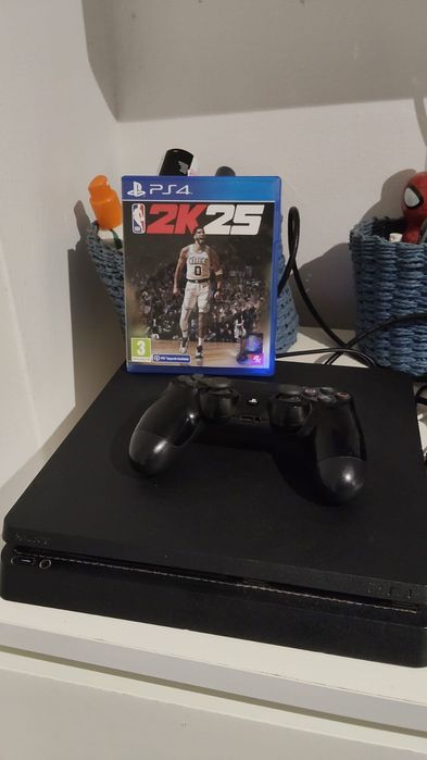 PS4 com comando a funcionar na perfeição