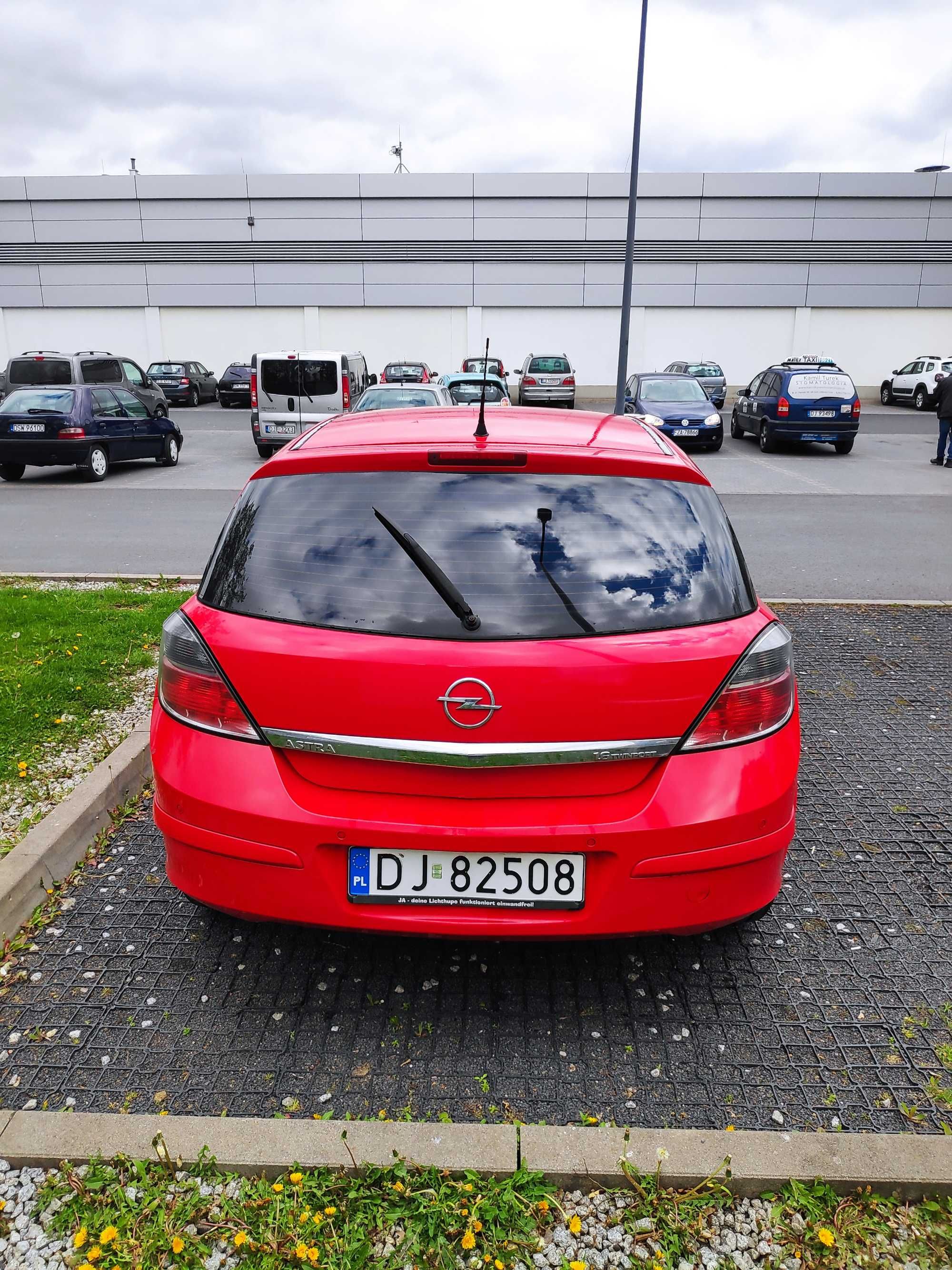 Sprzedam: Opel Astra H 1.6b z 2007 roku