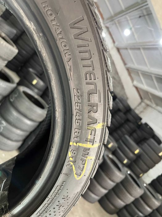 GS782 Зимові шини 225/45r17 Kumho WinterCraft WP71 комплект резина р17