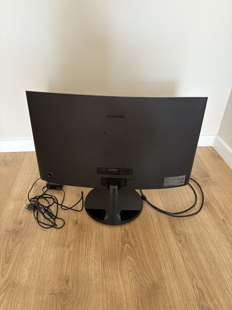monitor Samsung C27F390FHU o przekątnej 27 cali z zakrzywionym ekranem