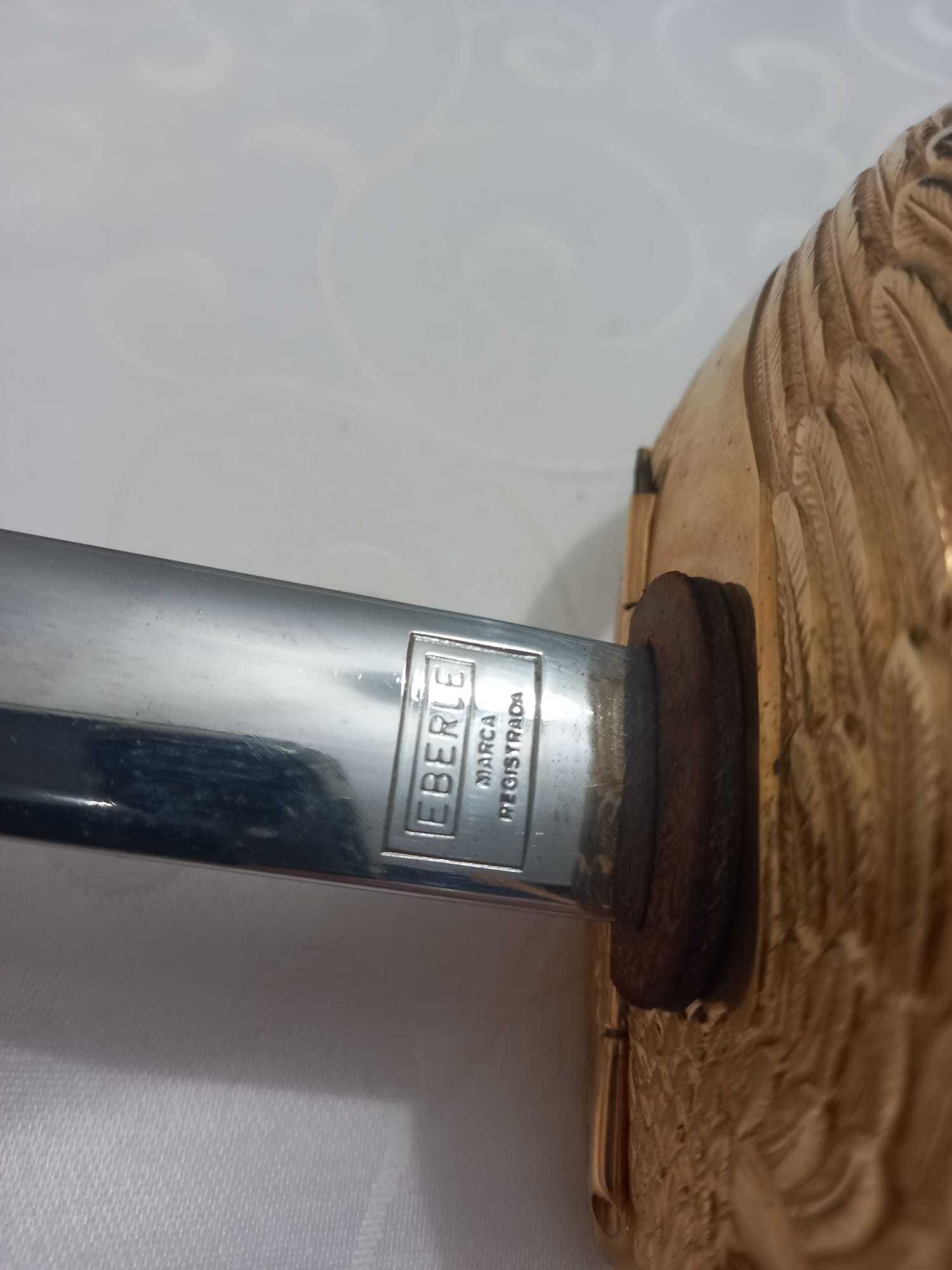 Espada decorativa em metal cromado da marca Eberle para coleção
