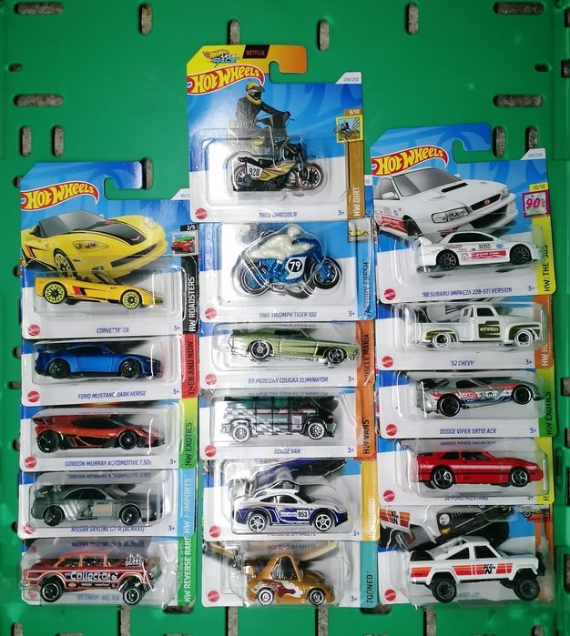 Hot Wheels 2024 (vários)