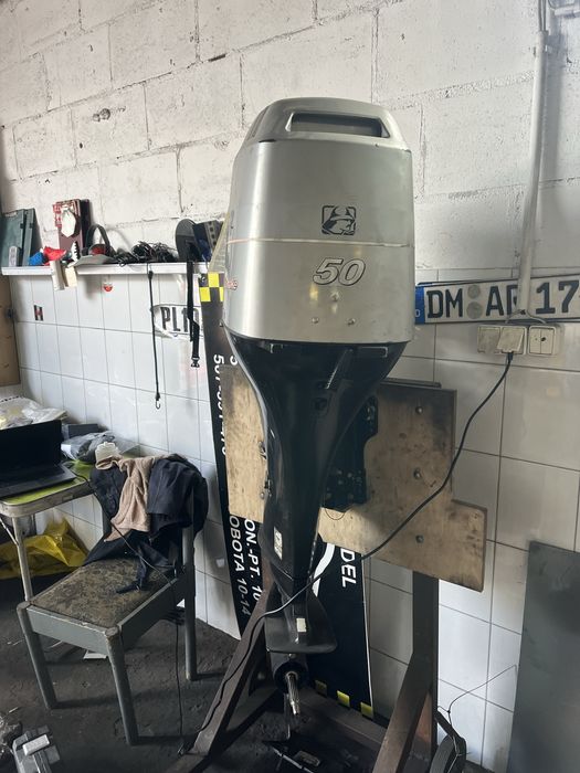 Silnik zaburtowy Mariner 50 KM z trymem Czterosuw