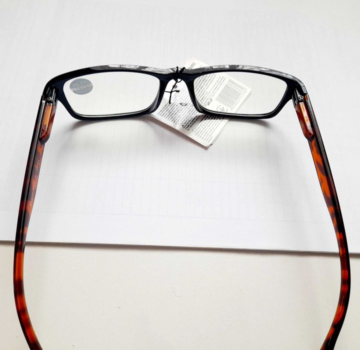 Окуляри для читання.