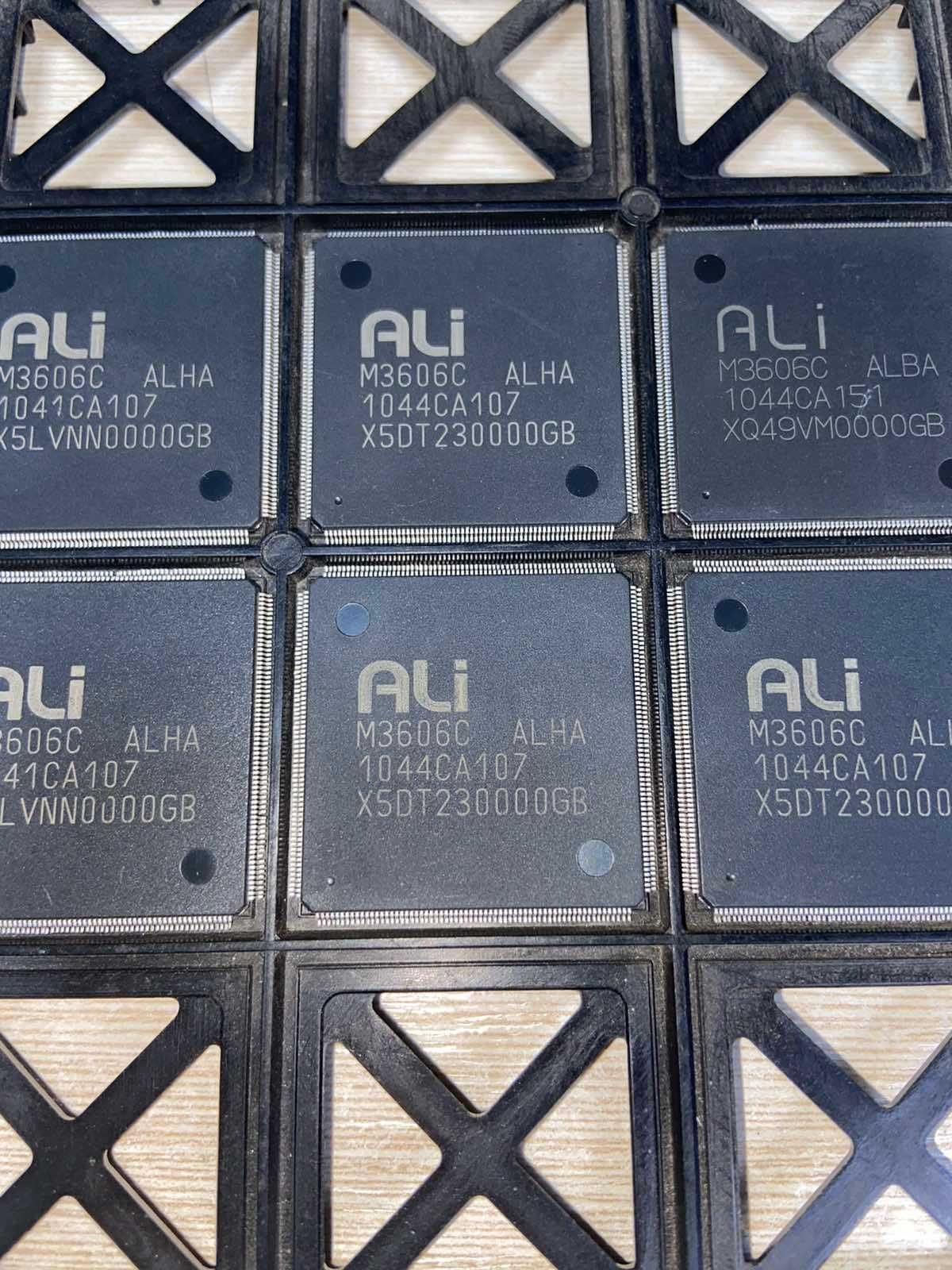 Процесори ALI M3606C/M3329C