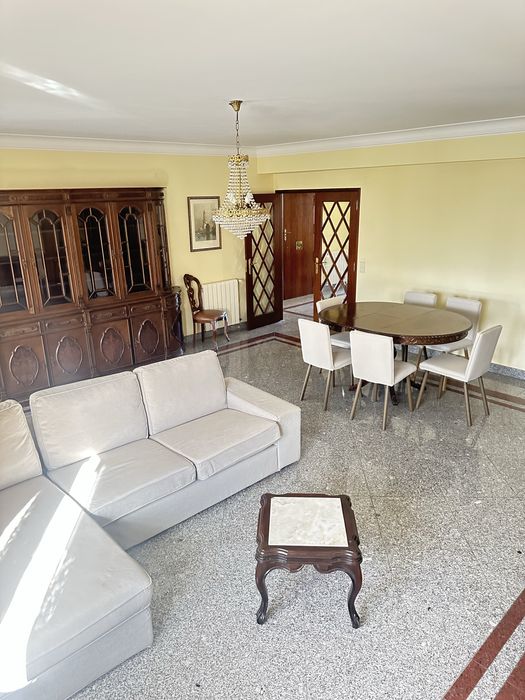 T3 Laranjeiras Garagem dulpa e excelente localizacao