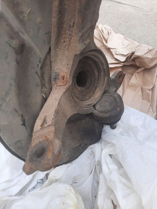 Поворотний кулак (цапфа) передній лівий Honda accord 7