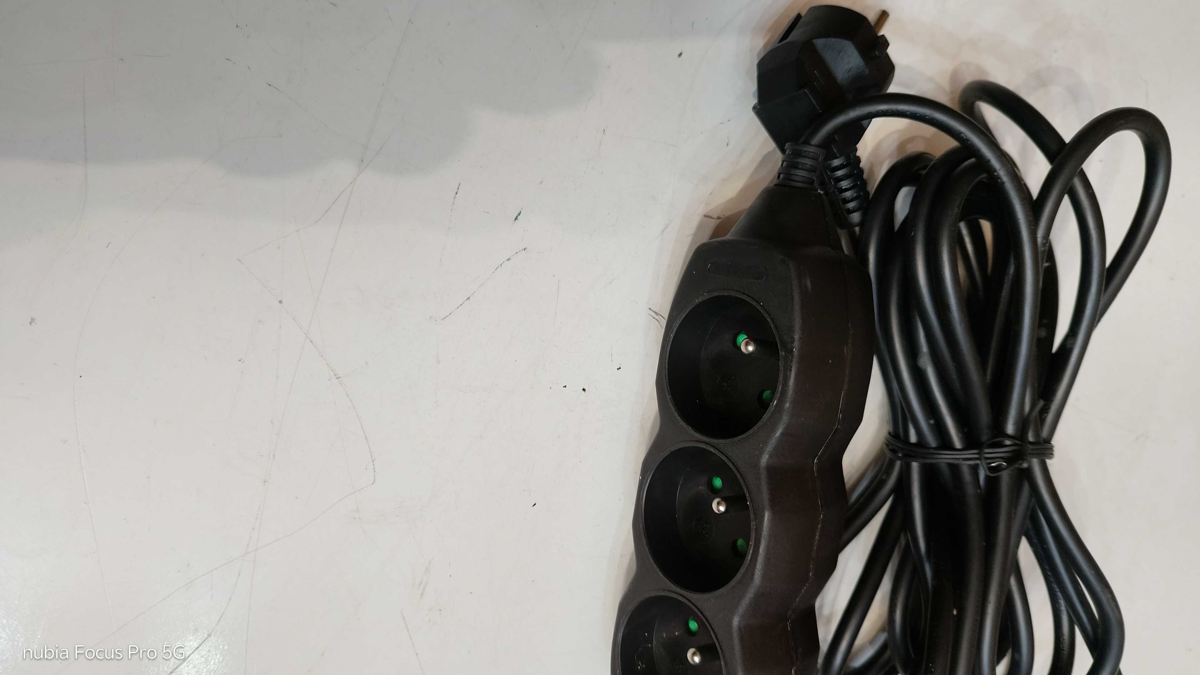 Listwa zasilajaca 4 gniazda na 230 V - 5 m
