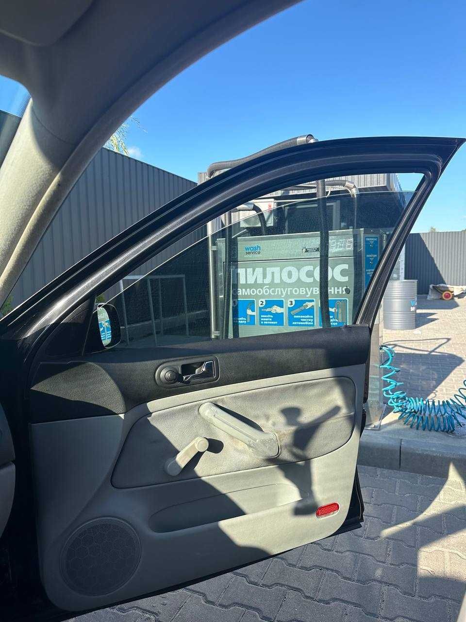 Volkswagen Golf 4 (4 года в одних руках пригнан с Люксембурга)