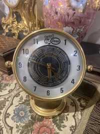 Stary zegarek esso