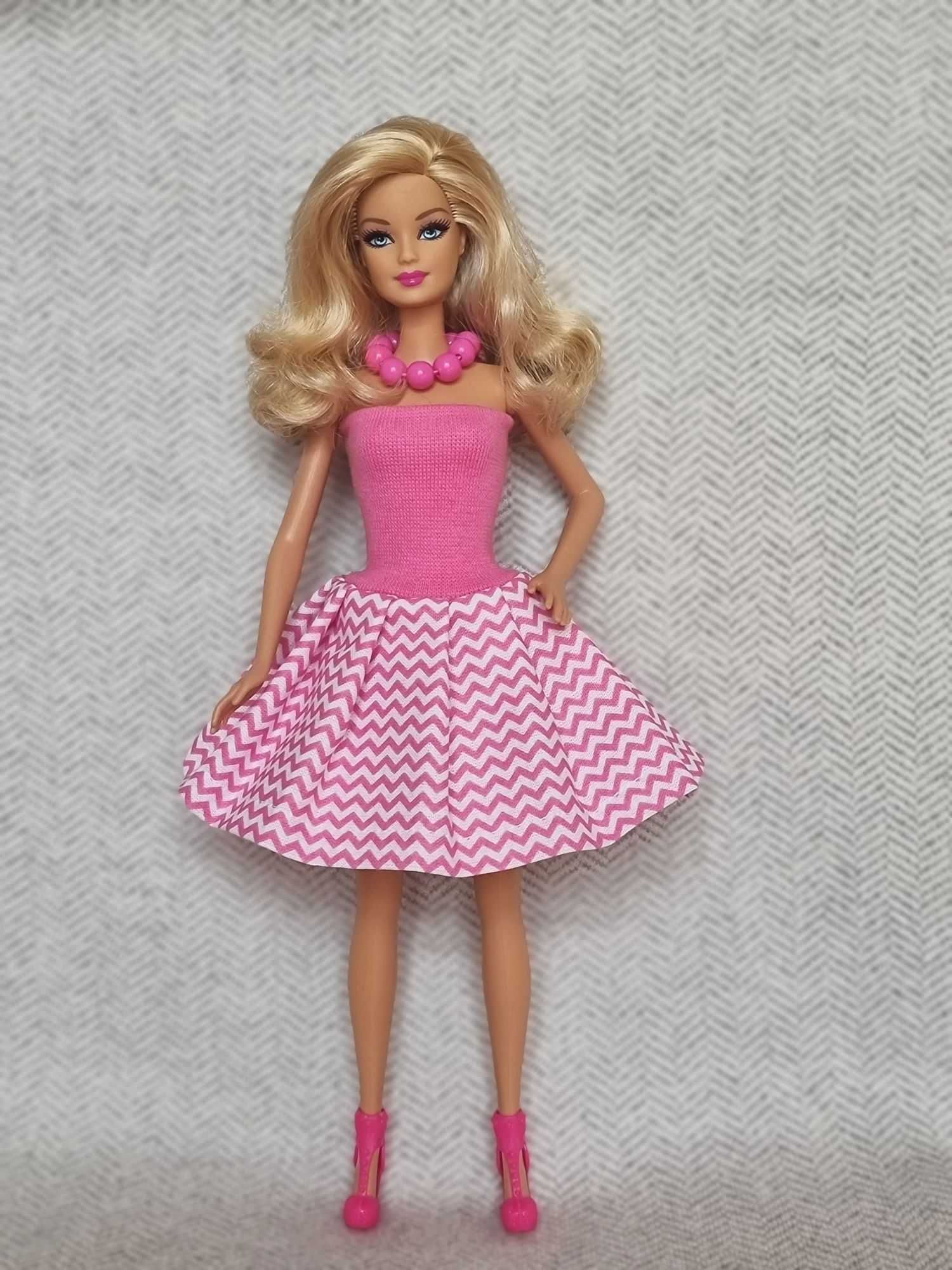 Sukienki i kombinezon dla lalki Barbie! W kpl. buciki i korale