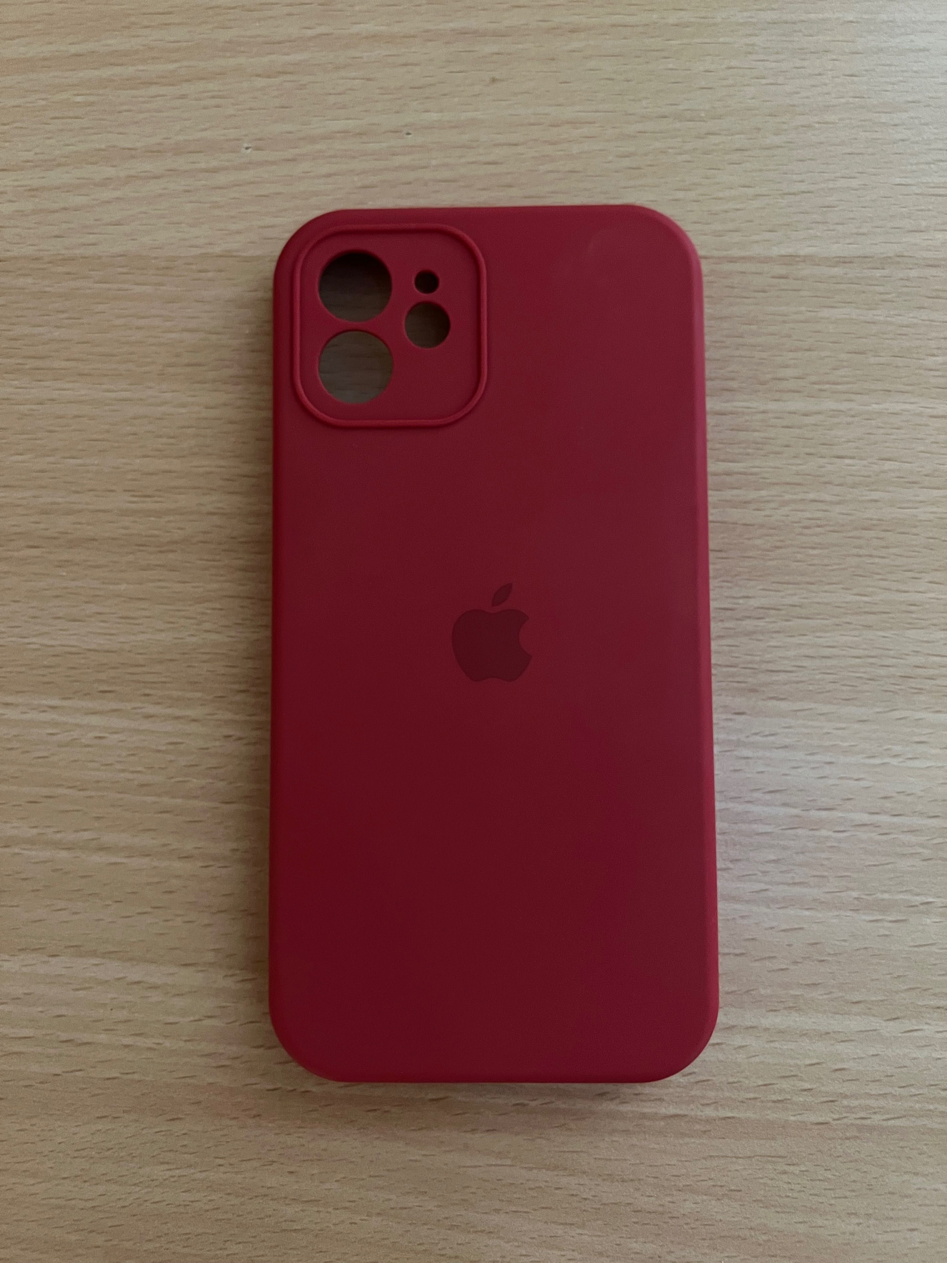 Продам чехол на IPhone 12