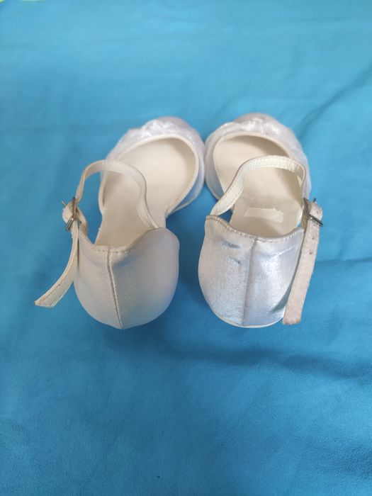 Buty na obcasach ślubne komunijne