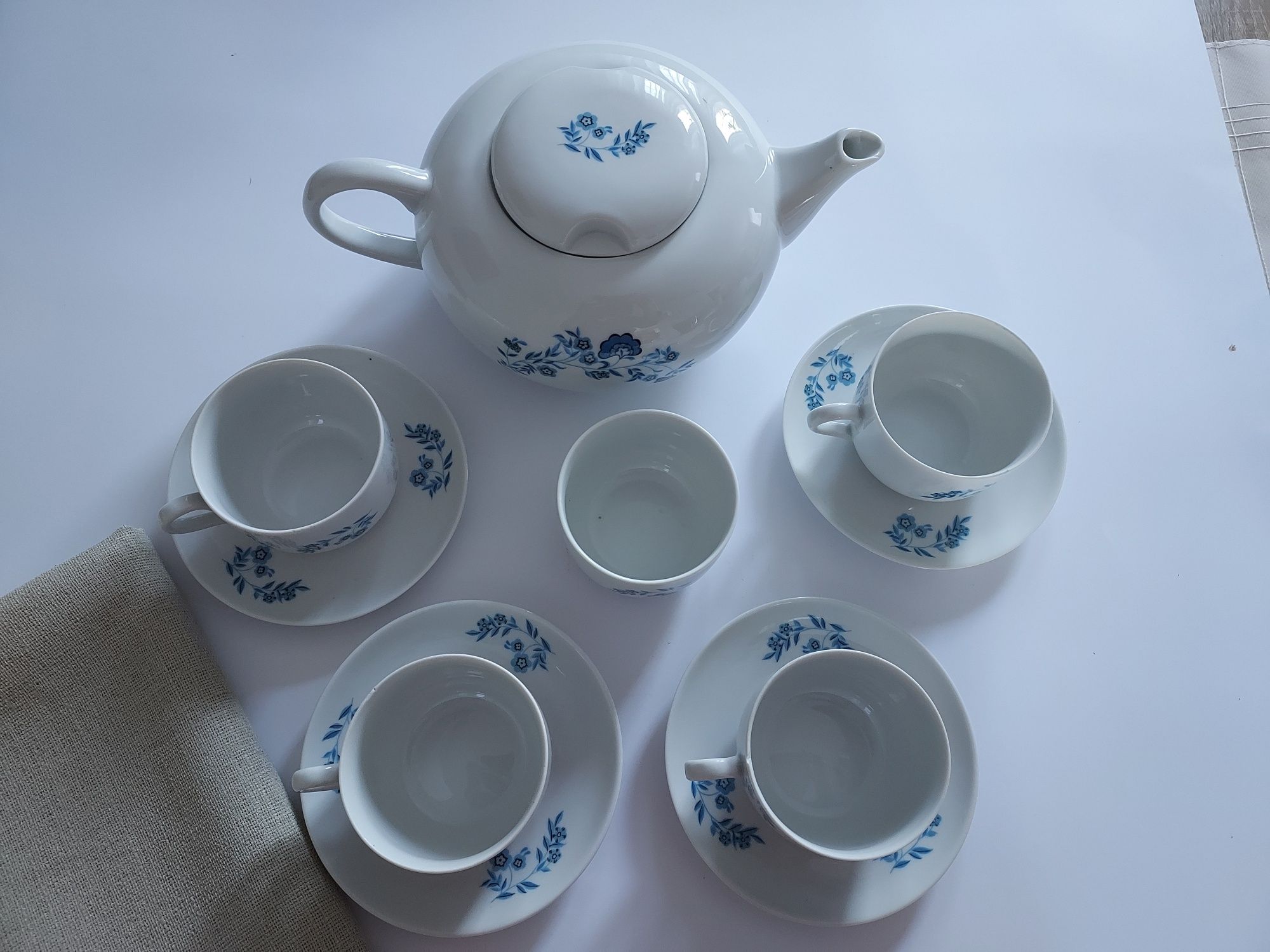 Serwis porcelana Karolina Nora dzbanek filiżanki niebieskie kwiaty