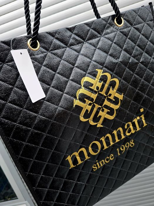 Modna pojemna damska torba marki Monnari czarna nowa