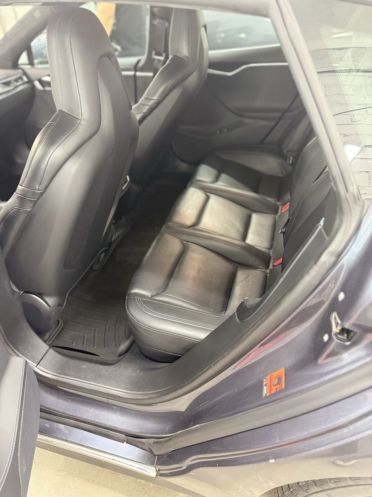 Tesla model S P85D