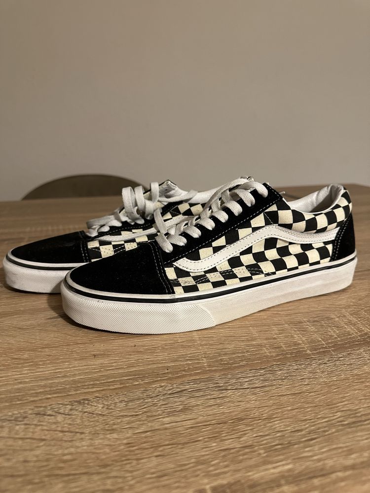 Vans Novos - 40 e 2/3