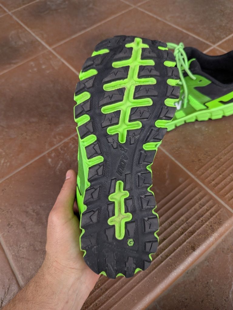 Кросівки для бігу inov 8 42,5 трекінгові