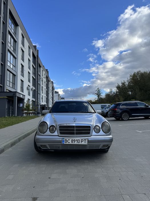 Mercedes-Benz E300 3.0 дизель