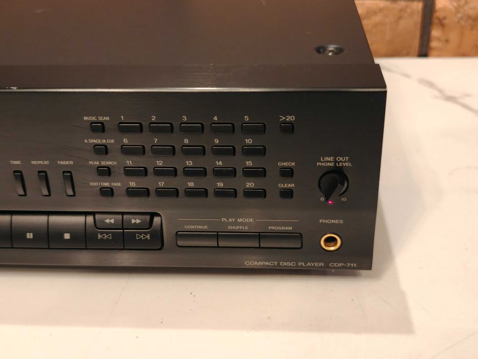 SONY CDP-711 ! Znakomity odtwarzacz CD ! OKAZJA