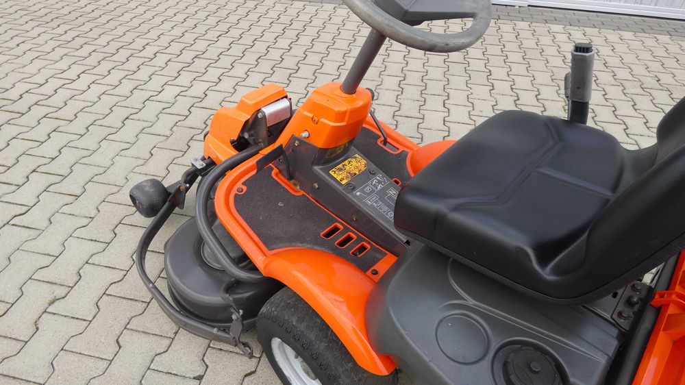 Traktorek kosiarka Husqvarna Rider R175 AWD 4x4 B&S  (260808.4) Baras