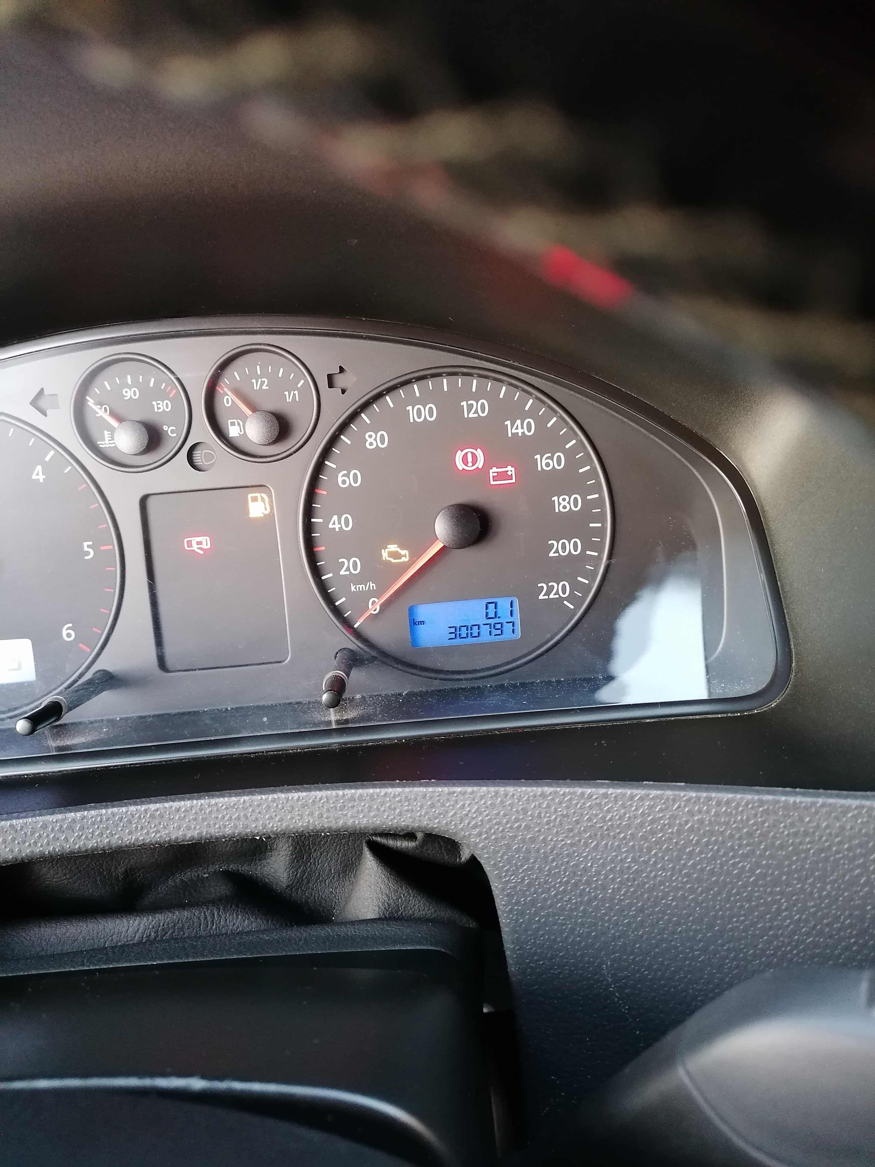 volkswagen VW T5 MULTIVAN startline 2,5 TDI sprowadzony z Niemiec