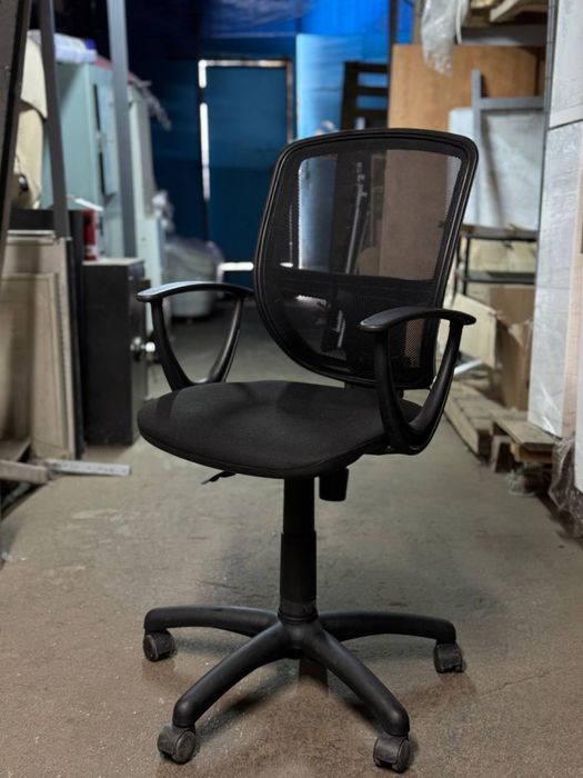 Ликвидация Офисная мебель Кресла стулья Крісла стільці Диваны