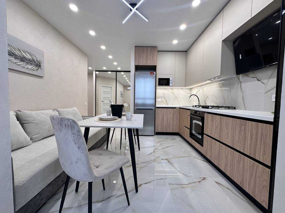 Продам ЭКСКЛЮЗИВ 68м2  2 Спальни + кухня-студия Днепровская Брама 2