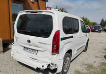 Toyota Proace City Verso XI 2021r, 1.5 Diesel. Uszkodzony przód i lekko tył. Jeździ VAT 23%