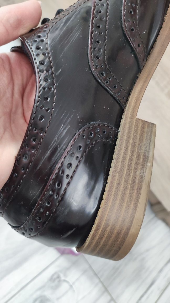 Półbuty, buty lakierowane, damskie oksfordki, oxfordy 39.
