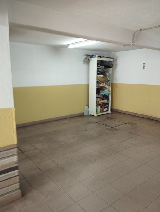 Alugo parqueamento Almada