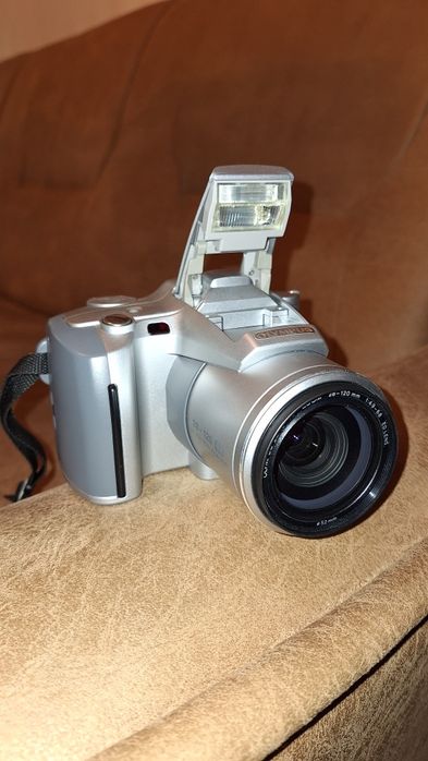 Зеркальный фотоаппарат OLYMPUS  IS  500