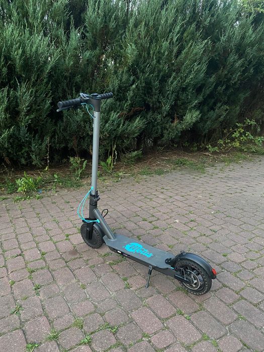 Hulajnoga elektryczna w dobrym stanie