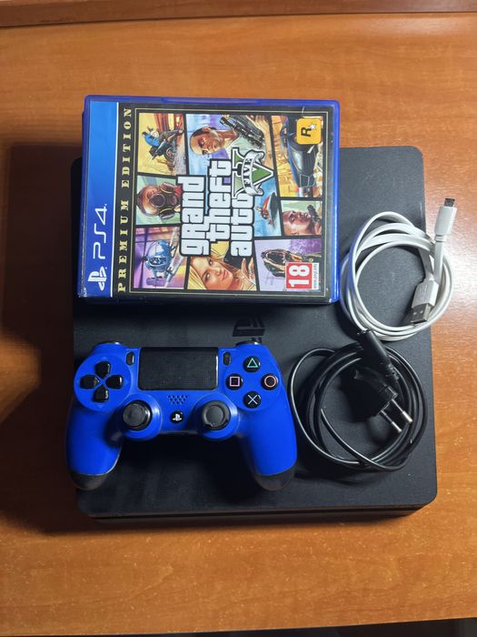 Playstation 4 Slim com Comandos e Jogos