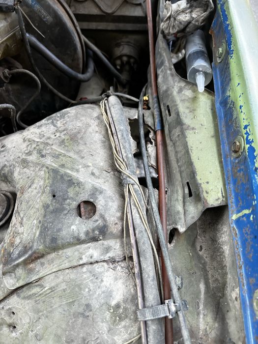 Машина Mercedes w123