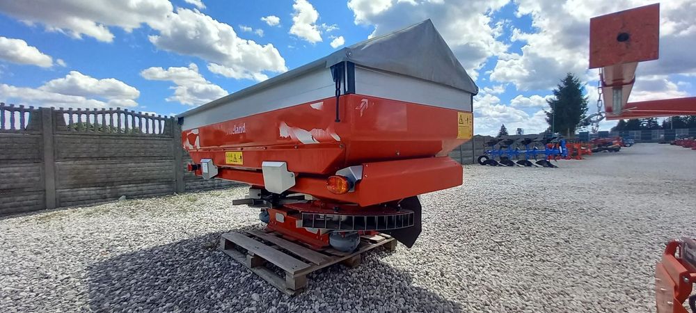 Kverneland Rozsiewacz nawazu EXACTA TL GEO Spread poj. 2150L  Rozsiewacz nawazu EXACTA TL GEO Spread poj. 2150L