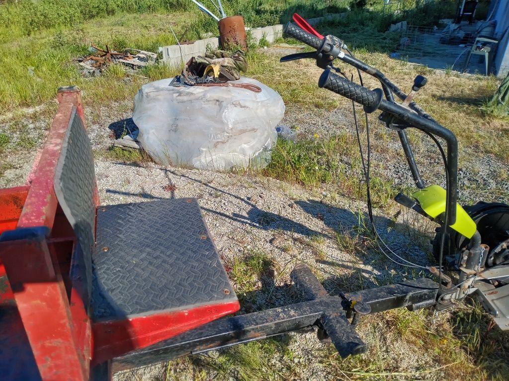 Motocultivador com reboque