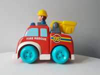 Wóz strażacki auto ze strażakiem