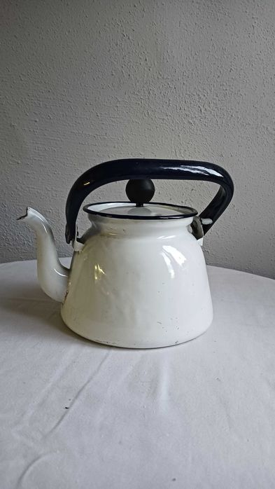 Stary sygnowany emaliowany czajnik - 1.5 L