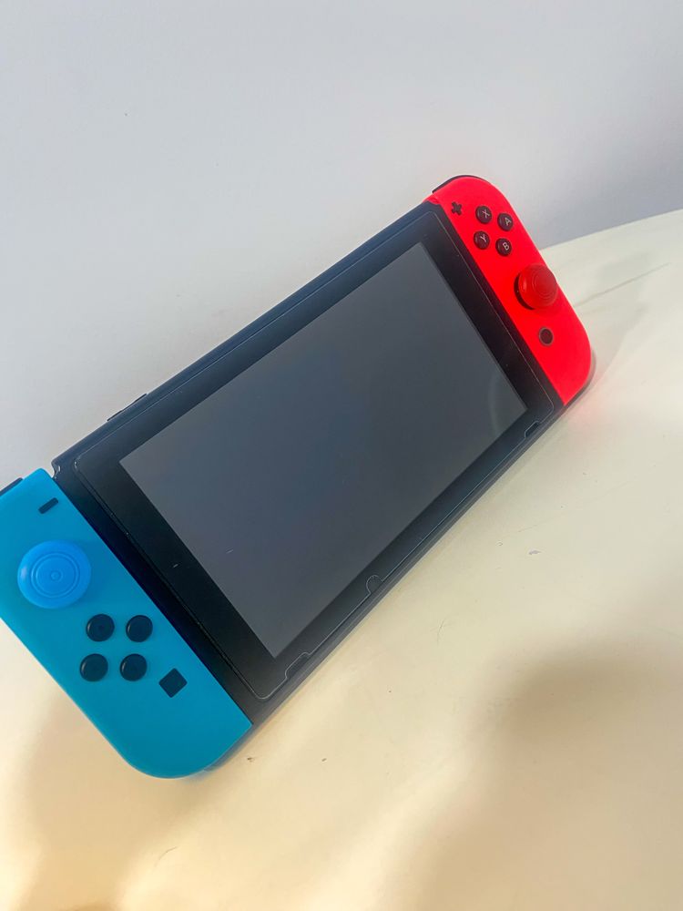 Nintendo switch (como nova) com todos acessórios