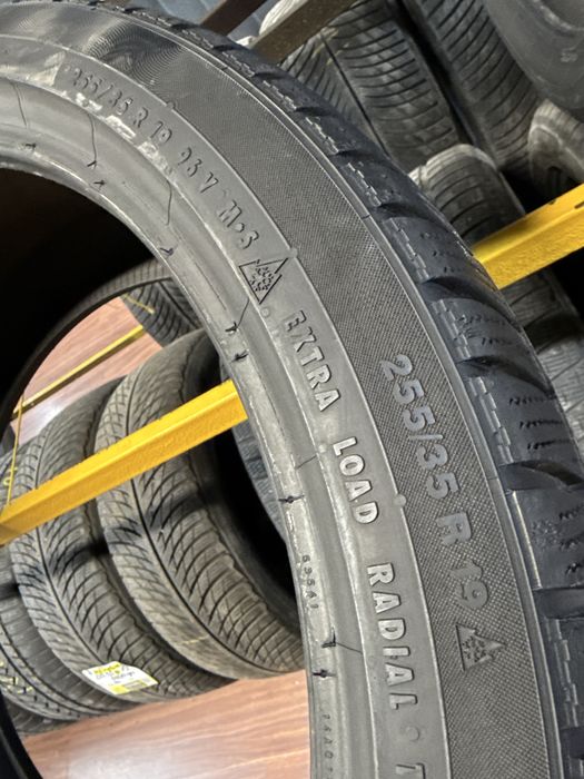 255/35 r19 Continental 2шт