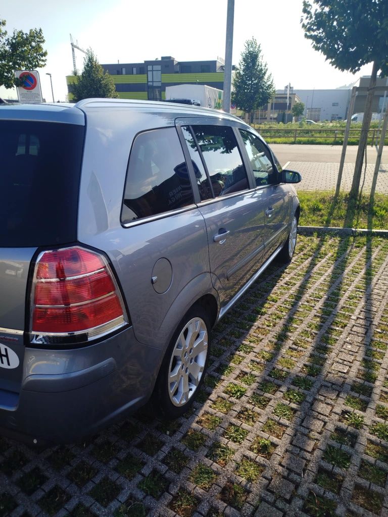Opel Zafira 2.0 T.B