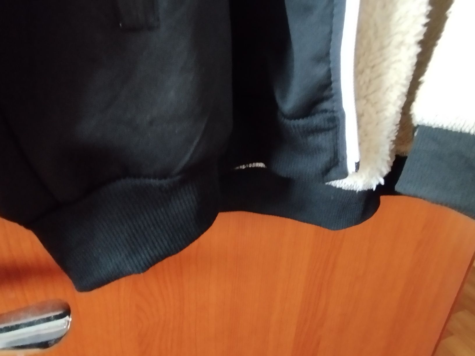 Мужская мастерка куртка ветровка размер xxl. С капюшоном.