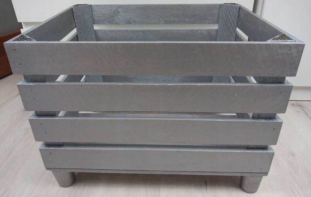 Skrzynka drewniana srebrna dekoracyjna na nóżkach dom salon