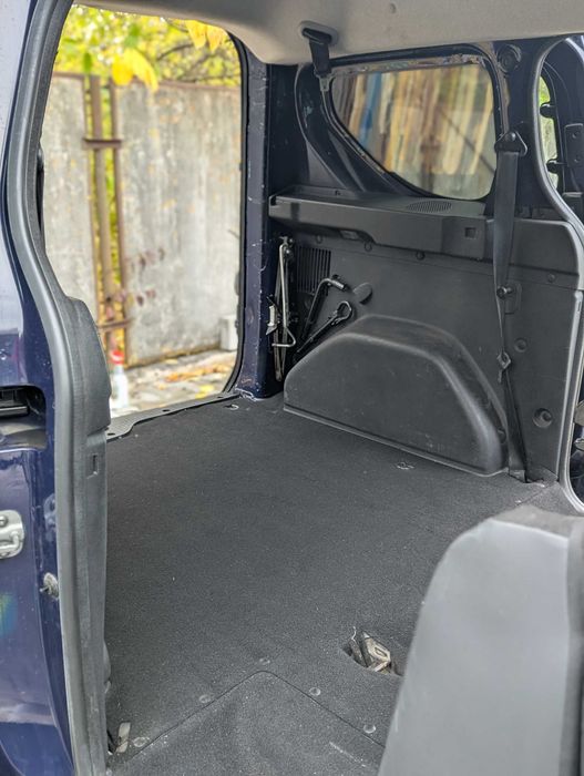 Автомобіль Dacia Dokker 2014 рік