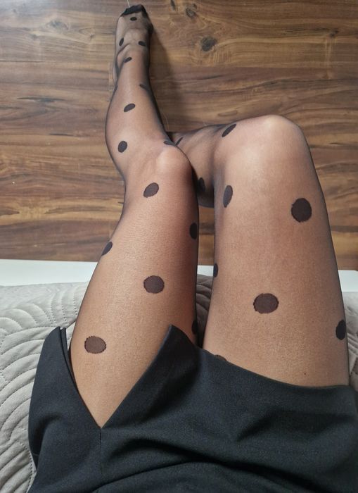 Czarne rajstopy w kropki, nowe, S, M, idealne na każdą okazję