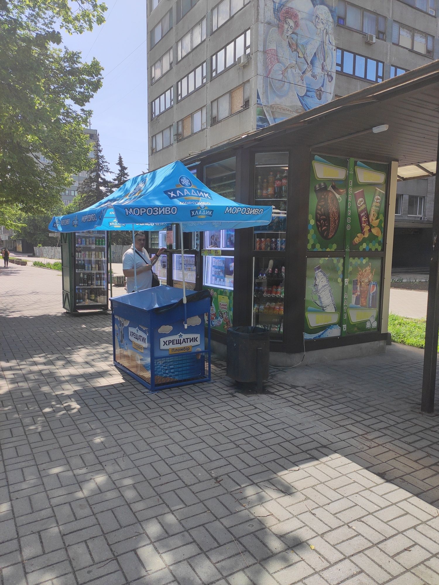 Аренда киоска Мафа на проспекте Соборном Грязнова в сторону Анголенко.